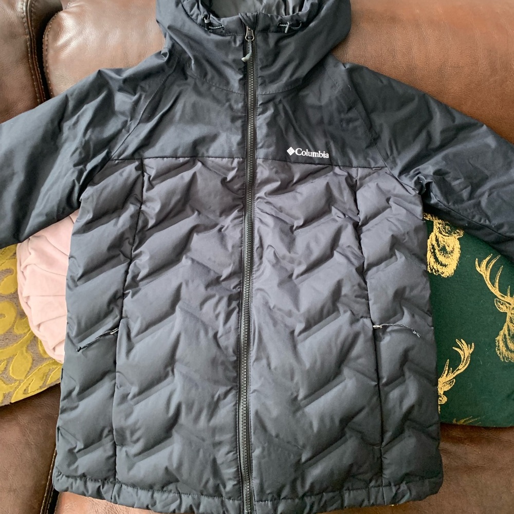 Columbia Women's Black Puffer Jacket.  Worn once.
